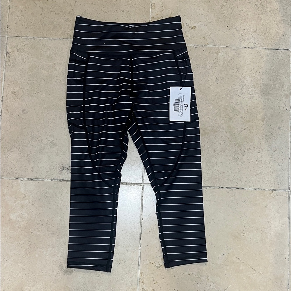 ZYIA Black and White Striped Cropped Pants